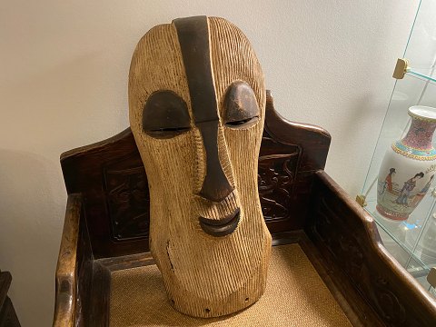Vintage afrikansk kvindelig Kifwebe maske af udskåret træ