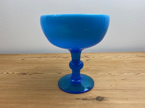 Electric blue glasskål på fod af den svenske glaskunstner Erik Höglund for Boda