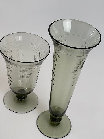 Par art deco røgtopas-vaser med grønt skær fra 1930