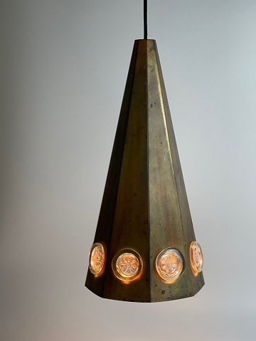 Lampe af Kobber, kræmmerhusform med 8 glasornamenter, muligvis Svend Aage Holm Sørensen - midten af det 20. århundrede