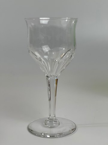 Oreste rødvinsglas, Holmegaard krystalglas, der er lavet på licens fra det belgiske glasværk Val Saint Lambert mellem 1915 og 1962