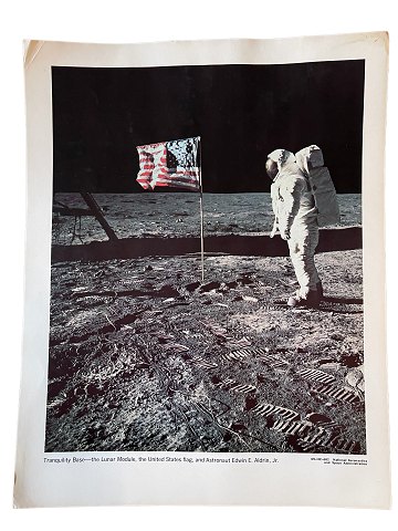 Originalt NASA farveoffsetfotografi fra Apollo 11 månerejsen i juli 1969.