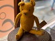 Gammel teddy bamse med masser af charme  og slitage ca. 32 centimeter