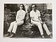 Jackie Kennedy og Lord Harlech, William David Ormsby-Gore, i Cambodia i 1960'erne - vintage sort-hvidt foto, gelatine silver fra 1967-68