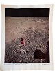 Originalt NASA farveoffsetfotografi fra Apollo 11 månelandingen i juli 1969. Det amerikanske flag Old Glory plantet på månen