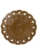 Antik tallerken / platte af beige-brunlig keramik med flet i relief til ophæng fra Søholm. Motivet er en engel med barn